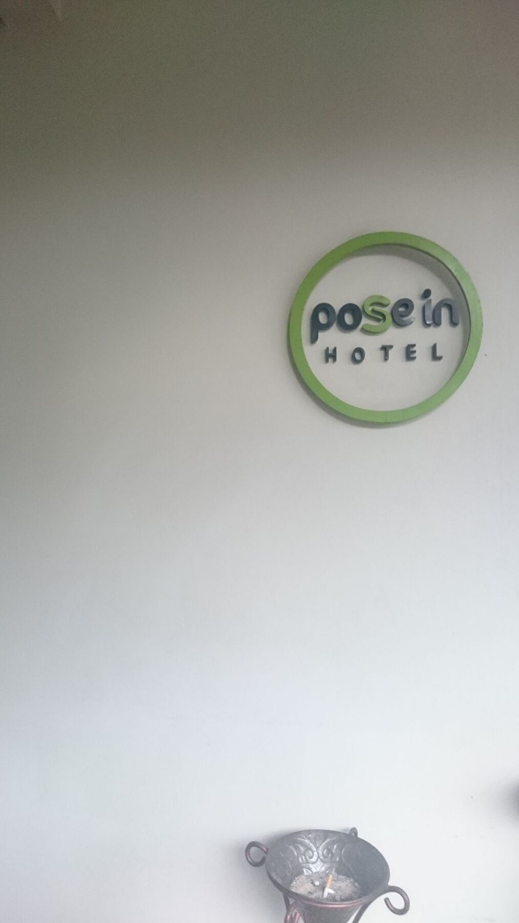Pose In Hotel Jogjakarta Buitenkant foto